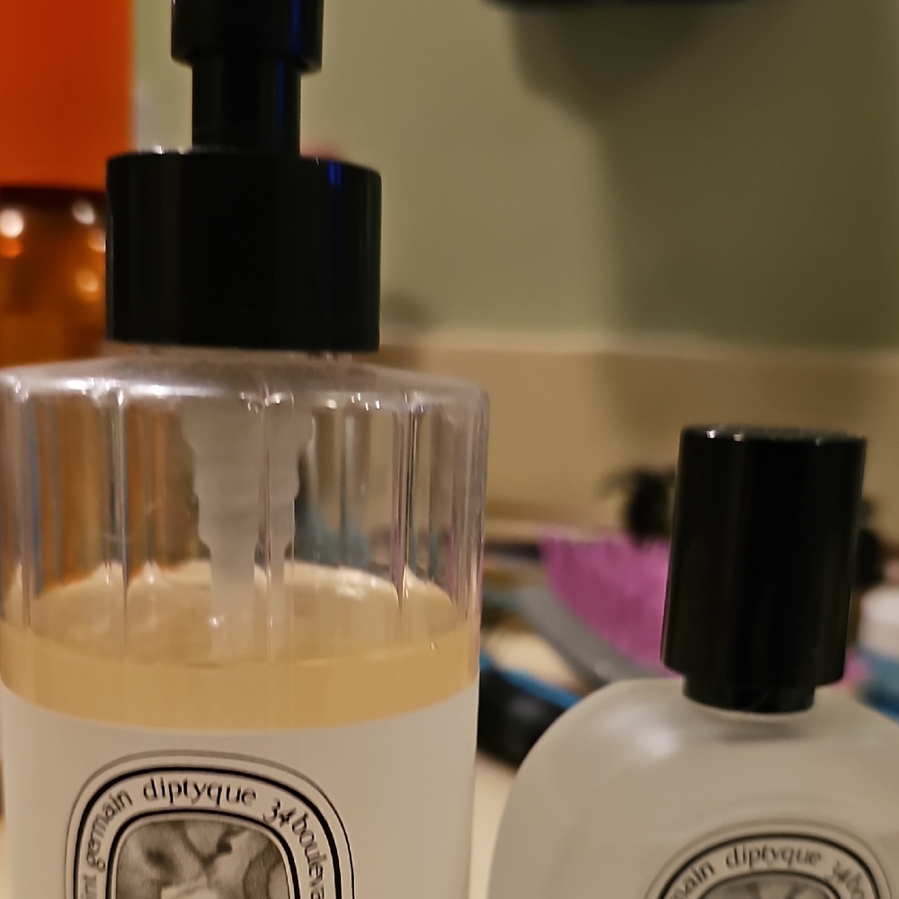 diptyque L'Eau Paiper Hair Mist, Perfume & Body Wash - Picture 2 of 8